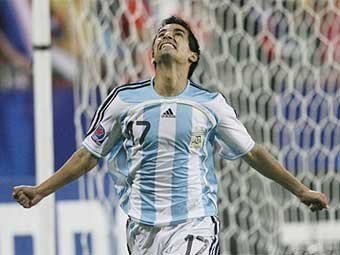 Макси Моралес на молодежном чемпионате мира - 2007. Фото fifa.com Макси Моралес на молодежном чемпионате мира - 2007. Фото fifa.com