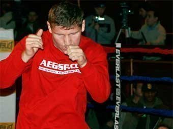 Султан Ибрагимов во время тренировки. Фото с сайта warriorsboxing.com