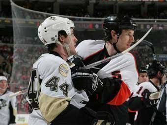 Эпизод матча "Филадельфия" - "Питсбург". Фото penguins.nhl.com